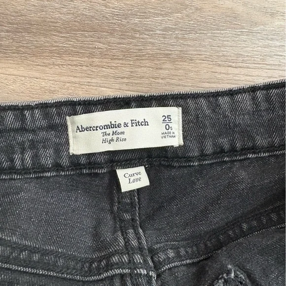 High Rise Mom Jean - Picture 3 of 3